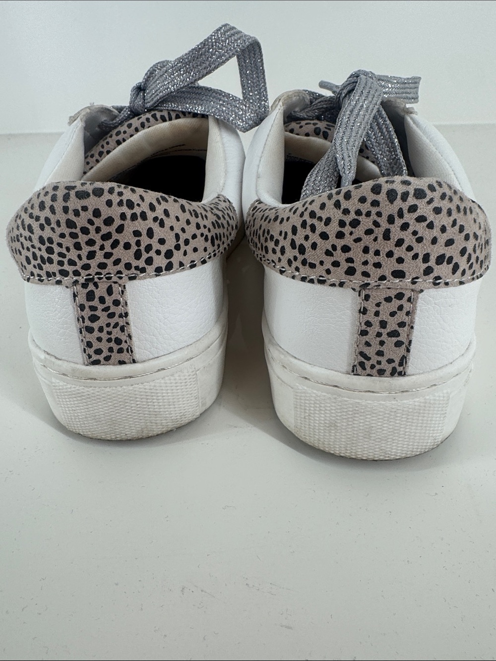 Universal Thread shoes - Picture 3 of 8